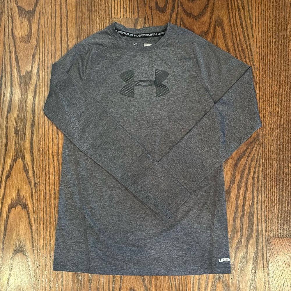 Under Armour Boys long Sleeve Dri- fit.